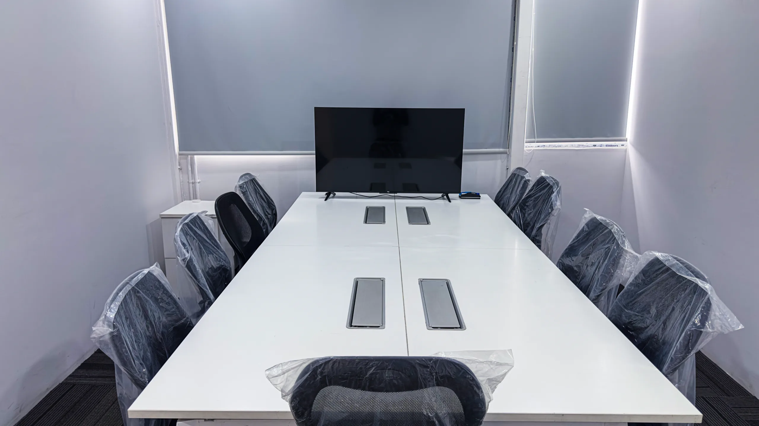 12 Seater Room - Social Coworking Community - Kanakapura, Bengaluru
