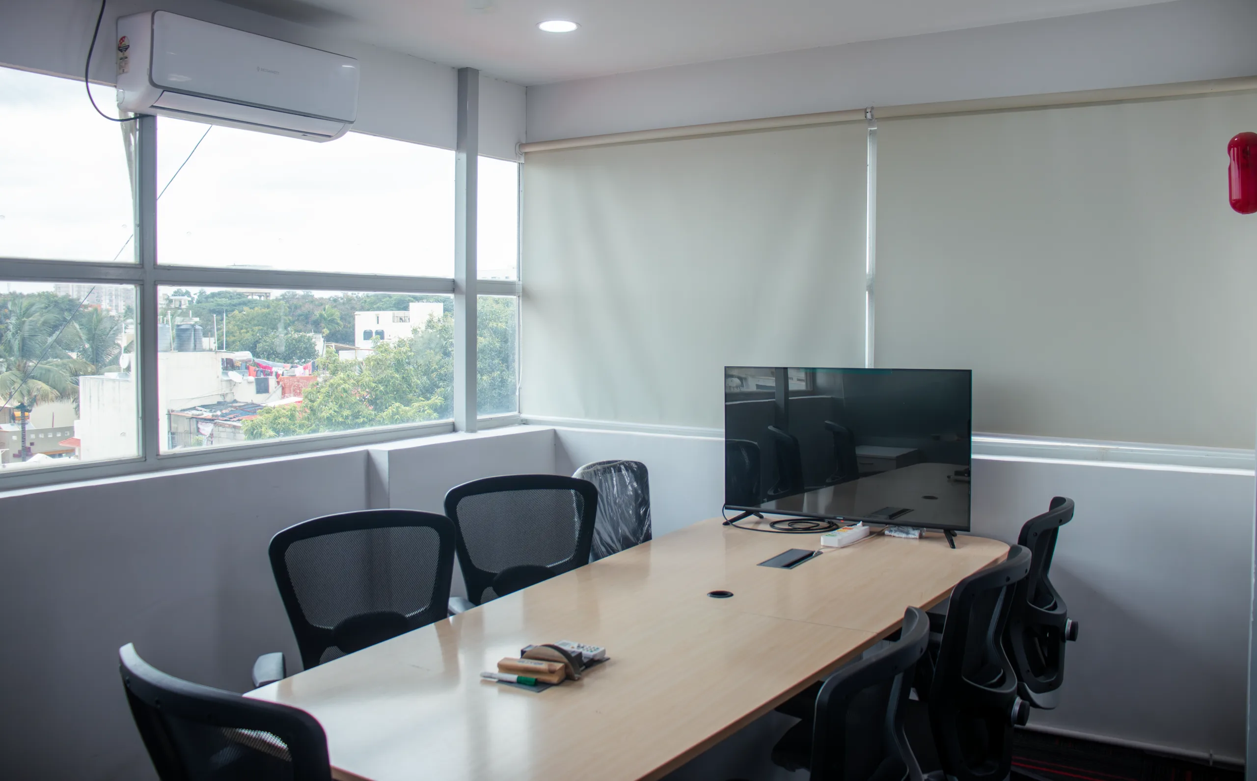 6 Seater Room - Social Coworking Community - HRBR - Kalyan Nagar, Bengaluru
